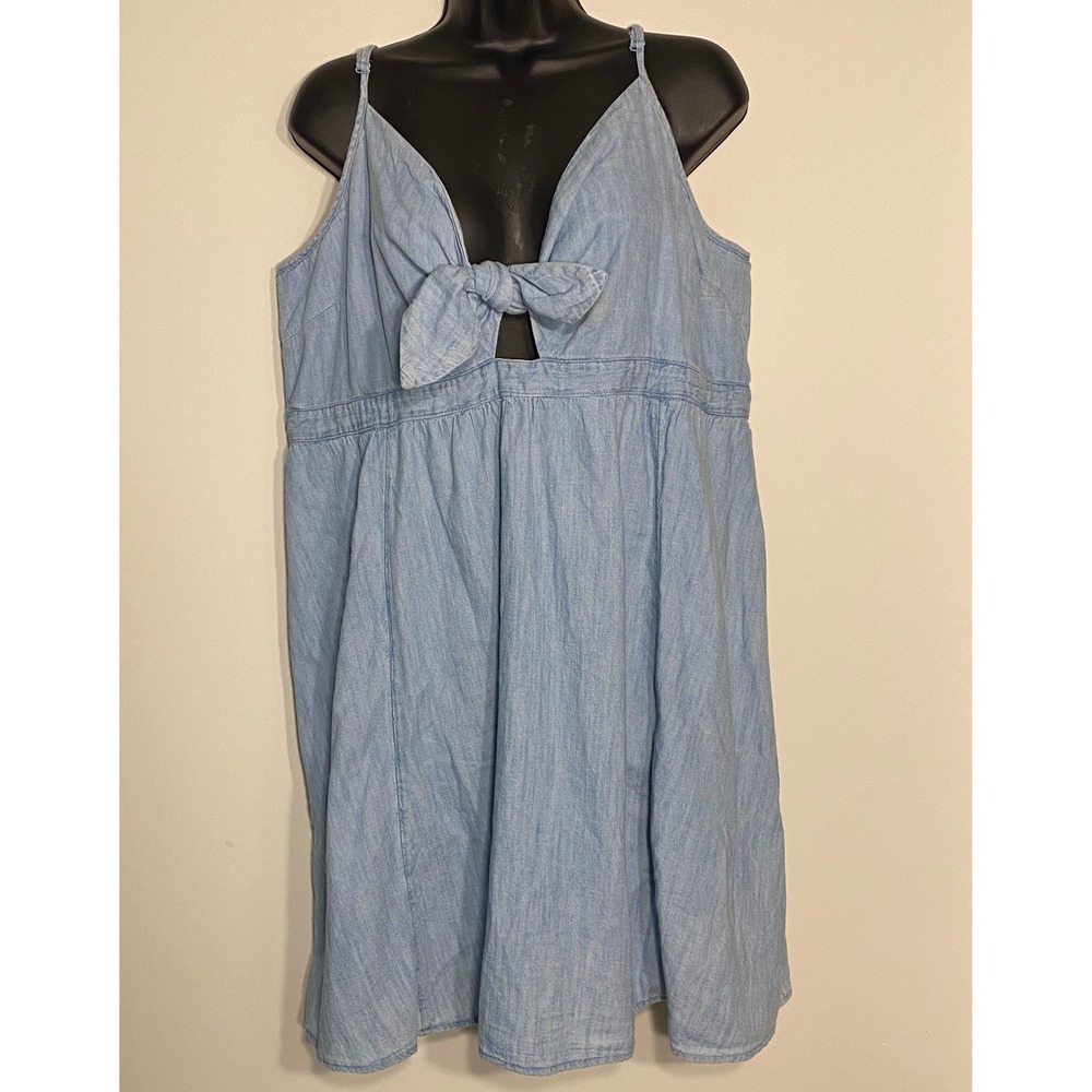 Old Navy Womens XXL Light Wash Chambray Tie Front Cutout Smocked Mini Dress